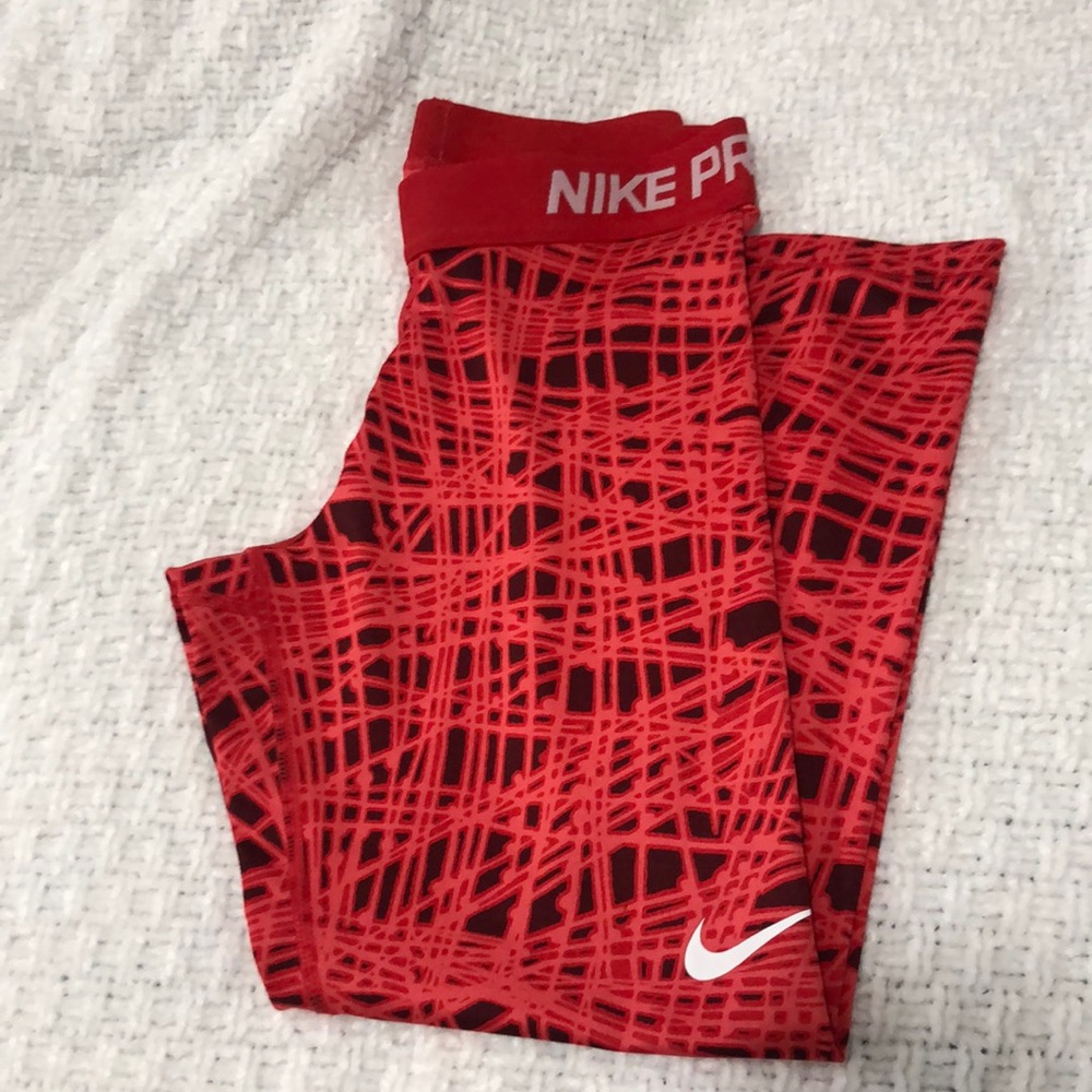 Red Nike cropped leggings!
